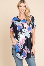 Load image into Gallery viewer, BOMBOM Printed Round Neck Short Sleeve T-Shirt