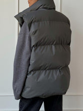 Load image into Gallery viewer, Zip Up Turtleneck Vest Coat