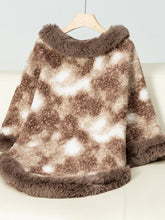 Load image into Gallery viewer, Furry Contrast Three-Quarter Poncho