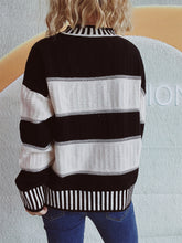 Load image into Gallery viewer, Contrast Round Neck Long Sleeve Sweater