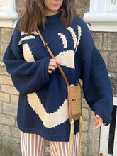 Load image into Gallery viewer, Contrast Drop Shoulder Long Sleeve Sweater