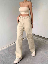 Load image into Gallery viewer, Straight Jeans with Pockets
