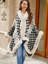Load image into Gallery viewer, Checkered Faux Fur Trim Poncho