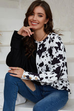 Load image into Gallery viewer, Animal Print Round Neck Top