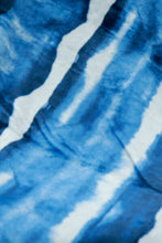 Load image into Gallery viewer, DOORBUSTER DEAL: Cuddley Fleece Decorative Throw Blanket