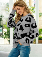 Load image into Gallery viewer, Drop Shoulder Leopard Pullover Sweater