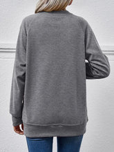 Load image into Gallery viewer, Round Neck Long Sleeve Sweatshirt