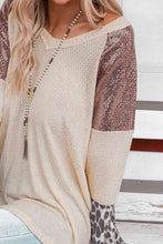 Load image into Gallery viewer, Leopard V-Neck Long Sleeve Top