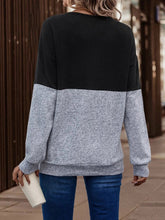 Load image into Gallery viewer, Two-Tone Crisscross Detail Sweatshirt