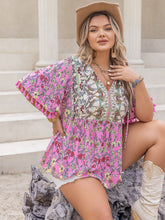 Load image into Gallery viewer, Plus Size Printed V-Neck Half Sleeve Blouse