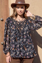 Load image into Gallery viewer, Printed Round Neck Long Sleeve Blouse