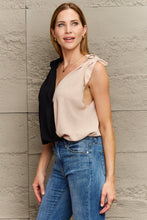 Load image into Gallery viewer, Contrast Color V-Neck Tie Shoulder Tank Top