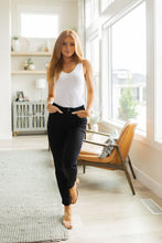 Load image into Gallery viewer, Edith Mid Rise Classic Slim Jeans in Black