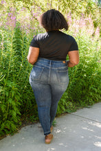 Load image into Gallery viewer, Lily Hi-Waisted Tummy Control Jeans