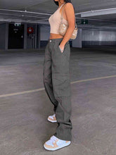 Load image into Gallery viewer, Straight Jeans with Pockets