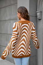 Load image into Gallery viewer, Printed Round Neck Long Sleeve Pullover Sweater