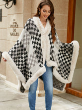 Load image into Gallery viewer, Checkered Faux Fur Trim Poncho