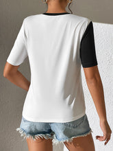 Load image into Gallery viewer, Contrast Color Round Neck Short Sleeve Tee