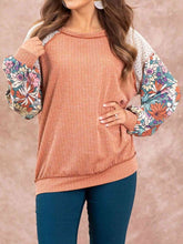 Load image into Gallery viewer, Exposed Seam Round Neck Blouse