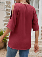 Load image into Gallery viewer, Textured Round Neck Split Sleeve Top