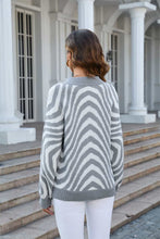 Load image into Gallery viewer, Printed Round Neck Long Sleeve Pullover Sweater