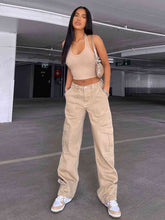 Load image into Gallery viewer, Straight Jeans with Pockets