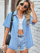 Load image into Gallery viewer, Pocketed Button Up Short Sleeve Denim Shirt