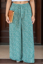 Load image into Gallery viewer, Plus Size Ditsy Floral Wide Lag Pants
