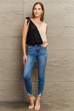 Load image into Gallery viewer, Contrast Color V-Neck Tie Shoulder Tank Top