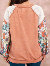 Load image into Gallery viewer, Exposed Seam Round Neck Blouse